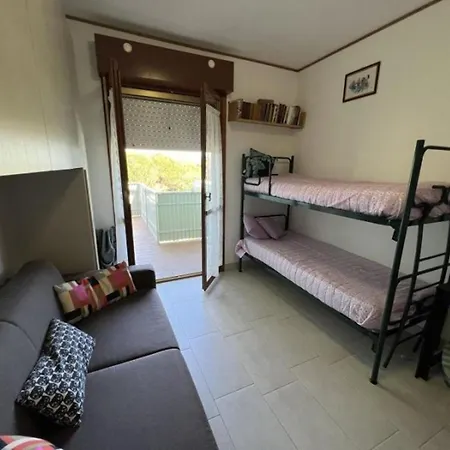 Spacious With Pool Access Apartment *