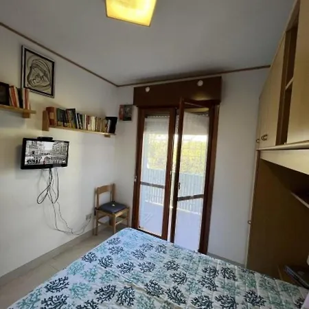 Spacious With Pool Access Apartment *